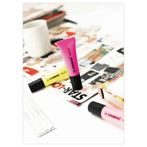 5 Surligneurs NEON - Pointe biseautée - Coloris assortis - STABILO photo du produit