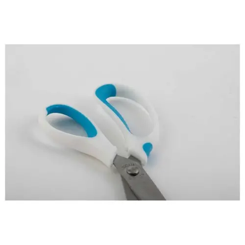 Paire de ciseaux à bouts pointus - Anneaux asymétriques 17 cm photo du produit