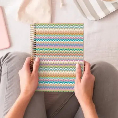 Notebook Lifestyle Rigide A5 Quadrillé 5 x 5 mm 120 feuilles 4 couleurs Zigzag - Miquel Rius photo du produit