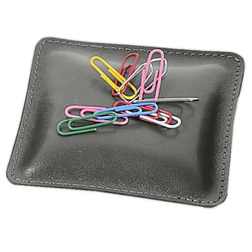Coussin à trombones - Cuir Satiny - 10x10x2,5 cm - Quo vadis photo du produit
