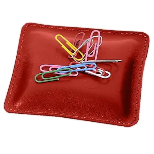 Coussin &agrave; trombones - Cuir Satiny - 10x10x2,5 cm - Quo vadis photo du produit