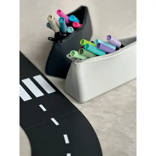 Présentoir de trousses triangulaires en silicone Up North 12 unités - Apli photo du produit