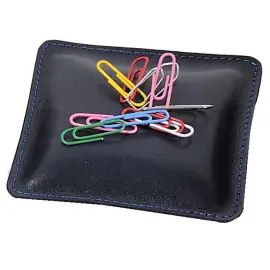 Coussin &agrave; trombones - cuir Satiny - 10x10x2,5 cm - Quo vadis photo du produit
