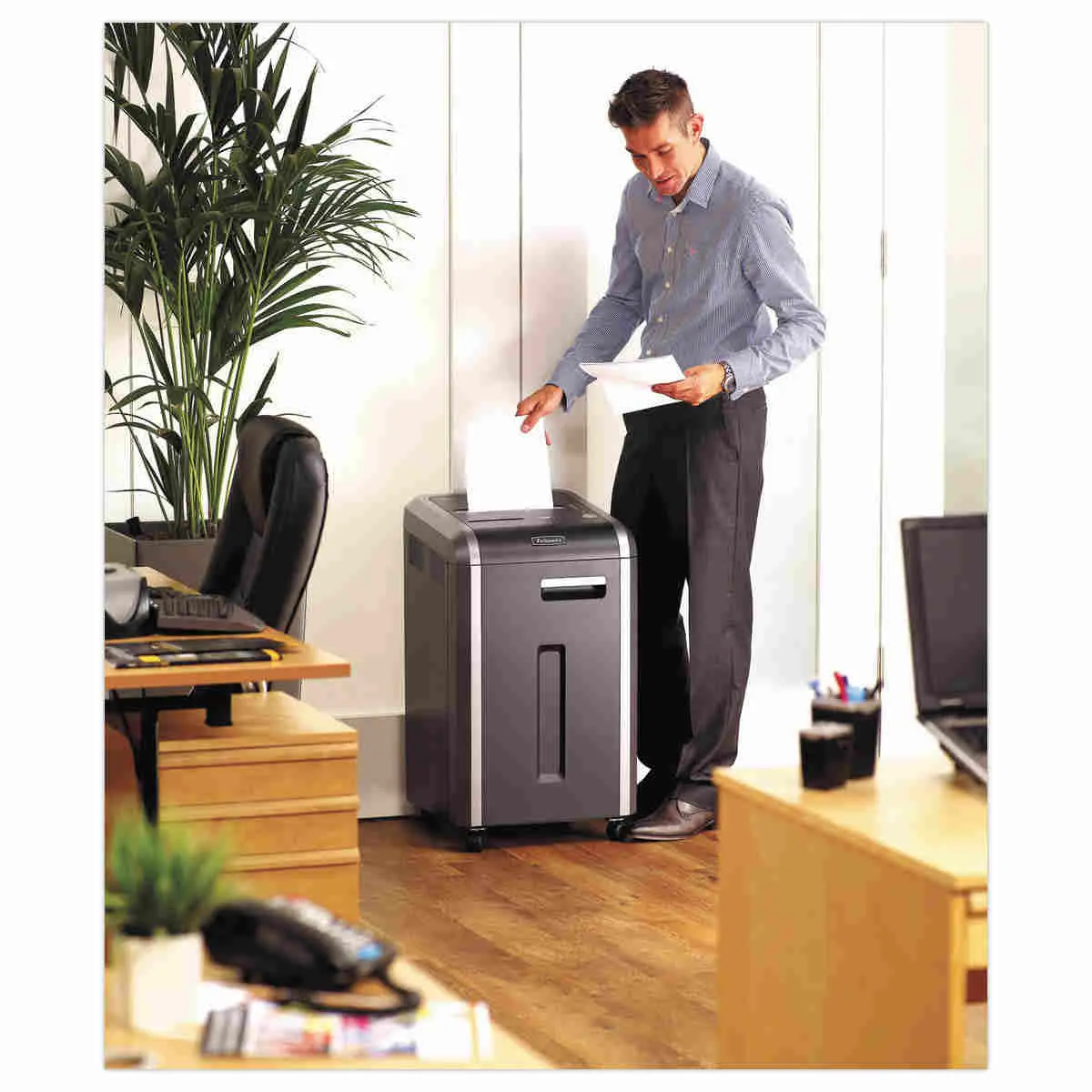 Destructeur de documents manuel 225i - Coupe droite - Utilisation intensive - FELLOWES photo du produit