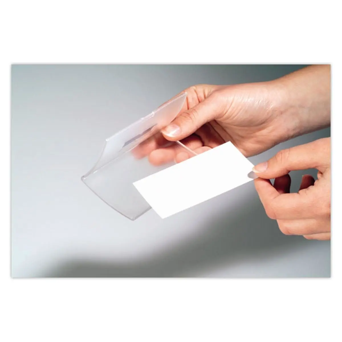 25 Badges Click Fold DURABLE - 9 x 5,4 cm - Fixation &eacute;pingle + pince photo du produit