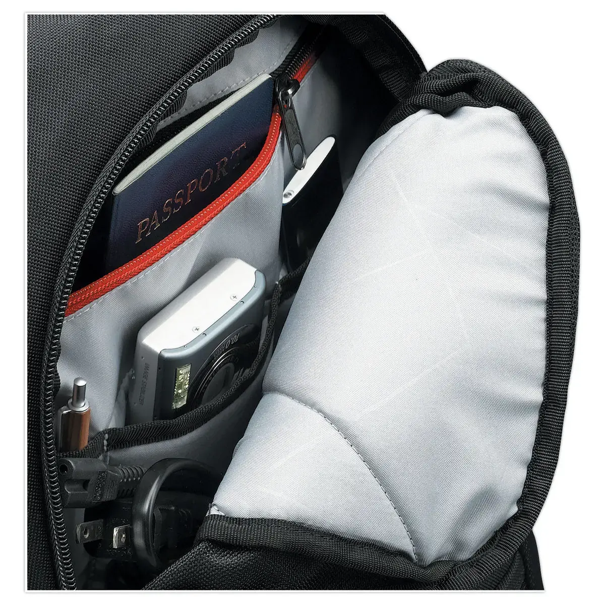 Sac à dos polyester pour PC 14" - Nylon coloris noir - Case Logic photo du produit