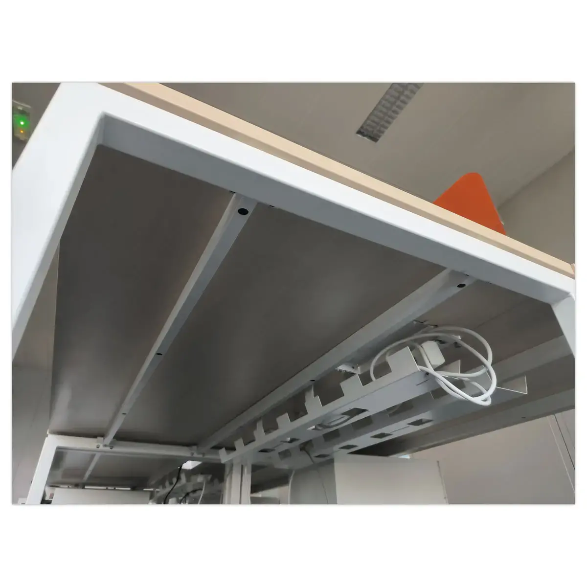 Bureaux 160 x 80 x 74 pieds r&eacute;glables occasion photo du produit