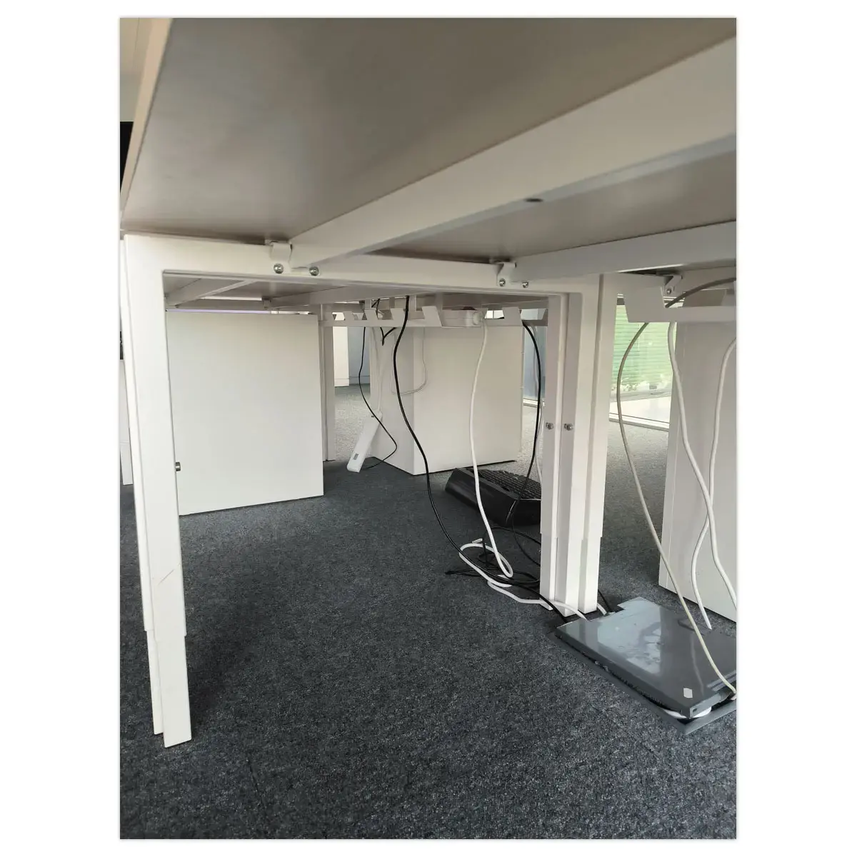 Bureaux 160 x 80 x 74 pieds r&eacute;glables occasion photo du produit