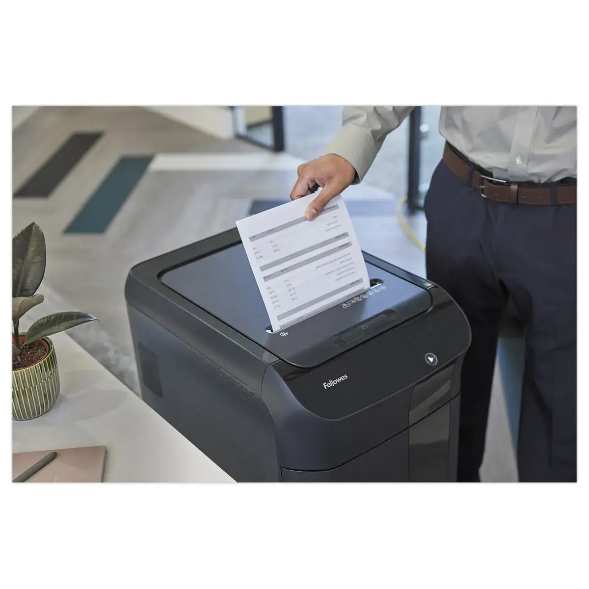 Destructeur AutoMax 600M Micro-Cut - FELLOWES photo du produit