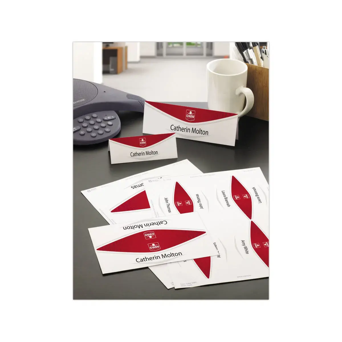 40 Chevalets porte-noms en papier - Avery - 12 x 4,5 cm photo du produit