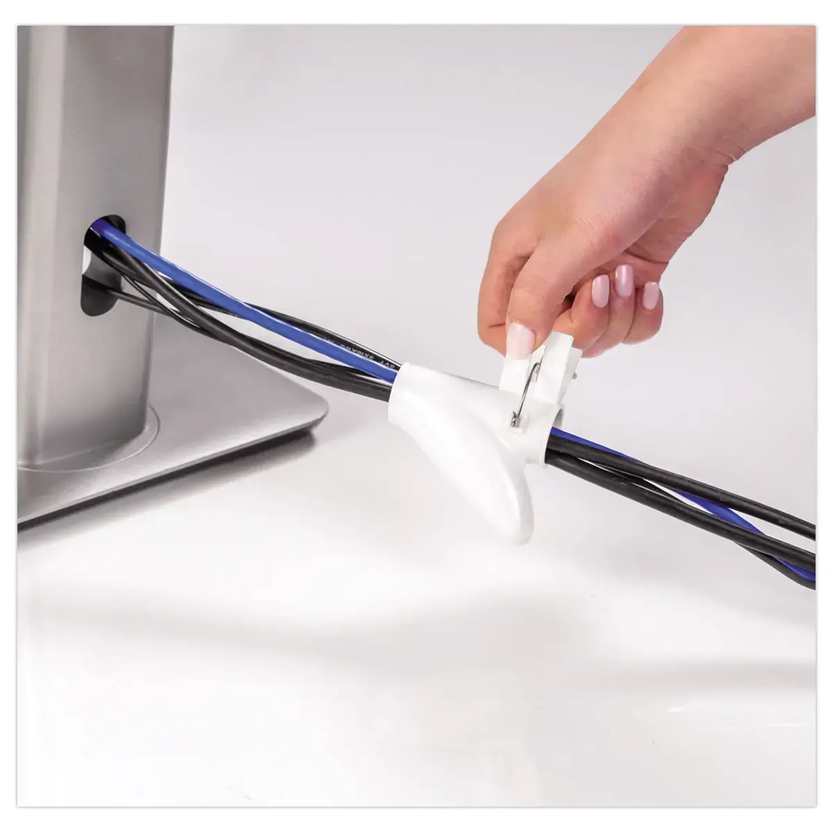 Guide câbles Cable Zip - Blanc - Fellowes photo du produit