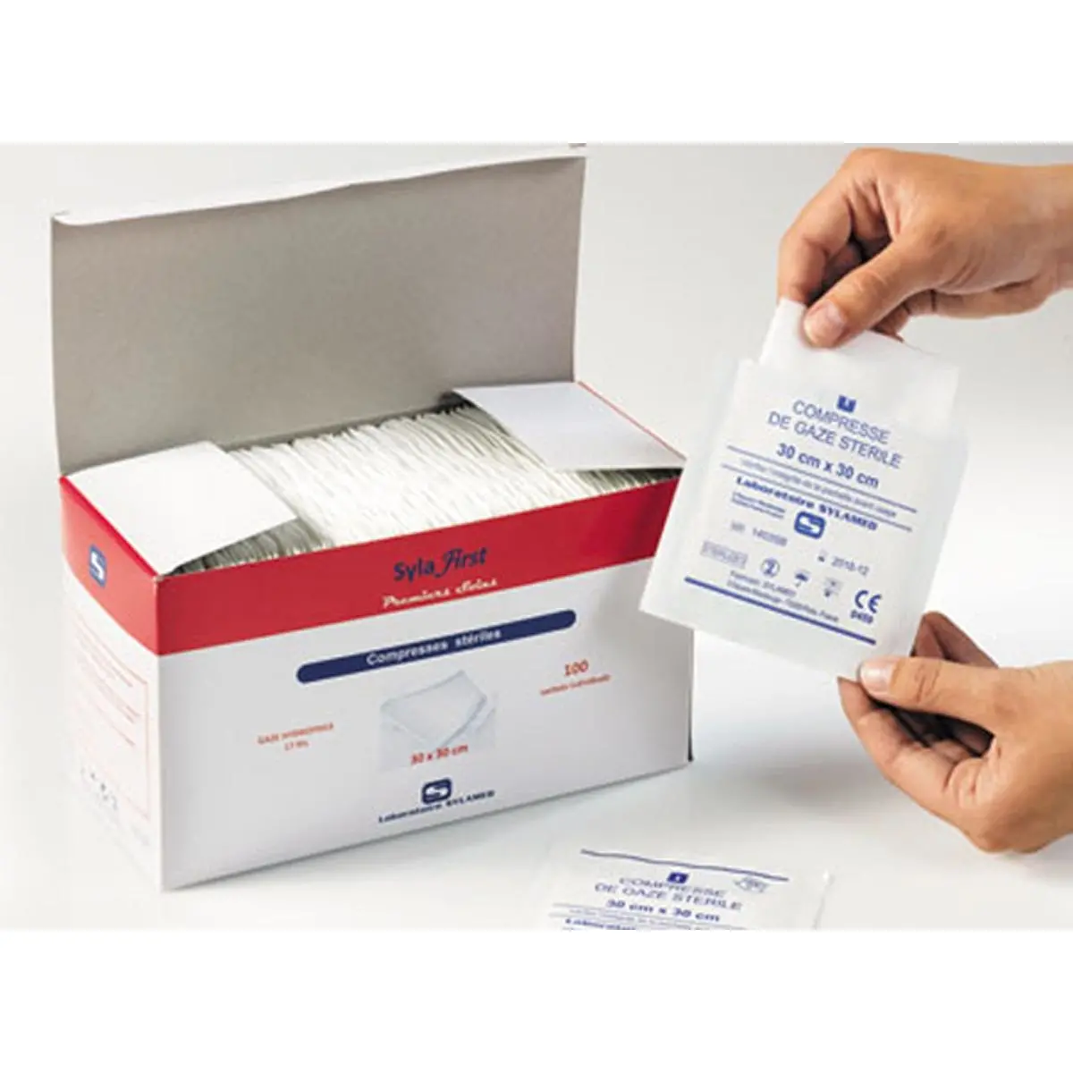 100 Compresses de gaz stériles 30 x 30 cm photo du produit