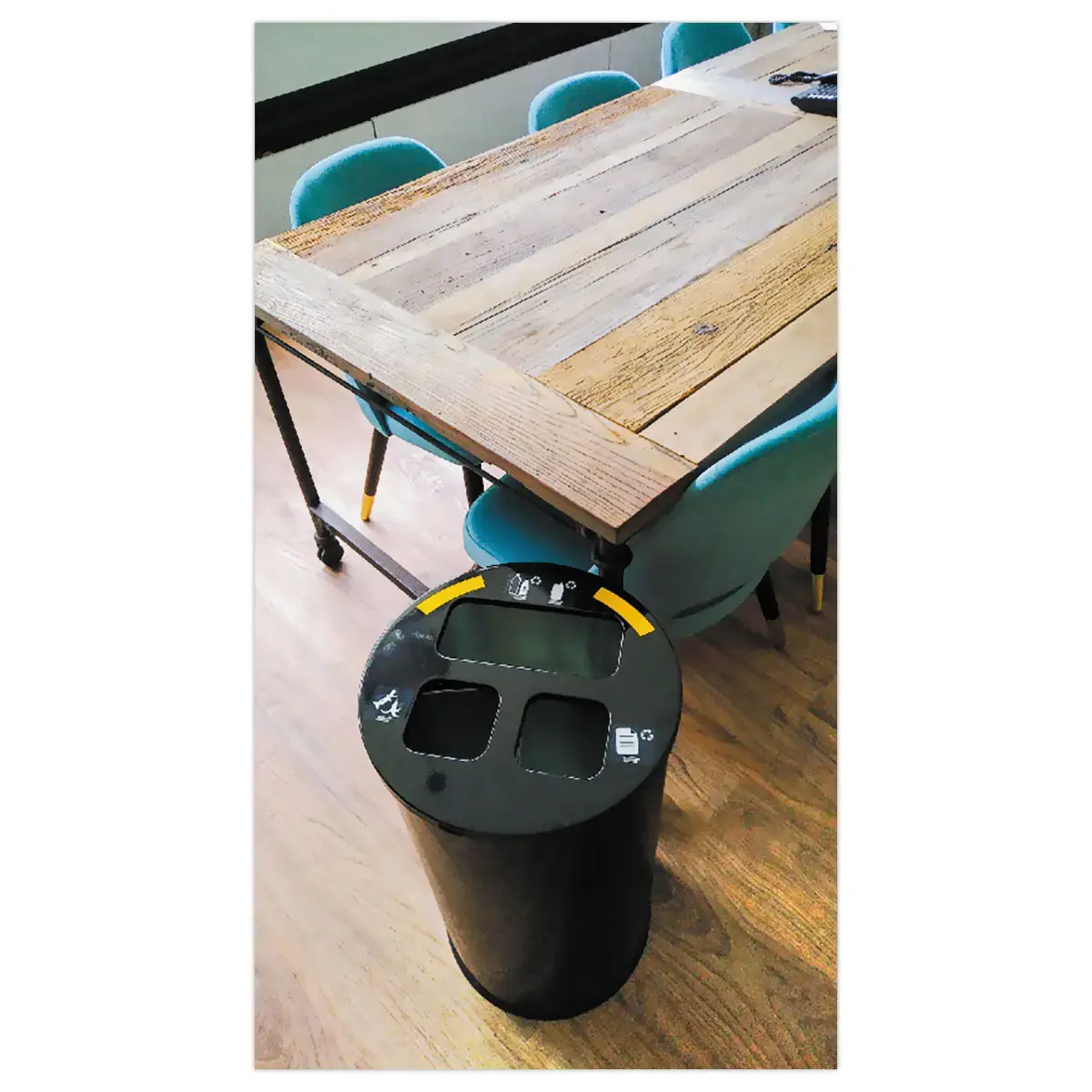 Collecteur tri s&eacute;lectif  - 3 compartiments - 60L - Noir. photo du produit