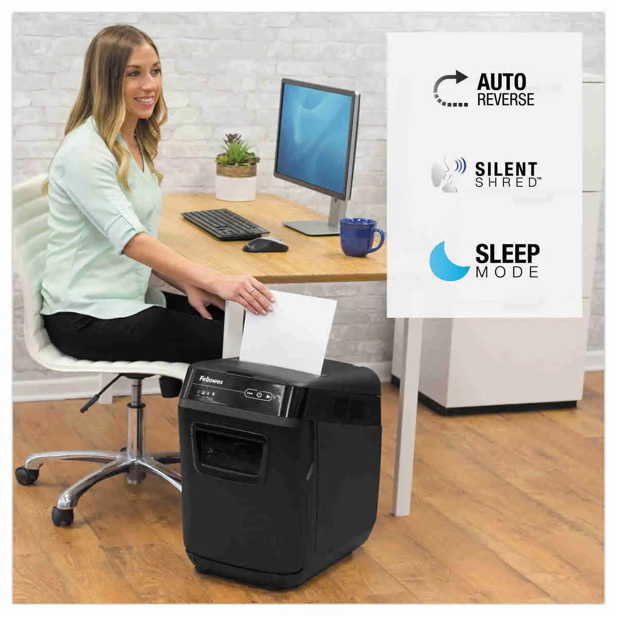 Destructeur automatique Fellowes AutoMax 200C - coupe crois&eacute;e - utilisation mod&eacute;r&eacute;e photo du produit