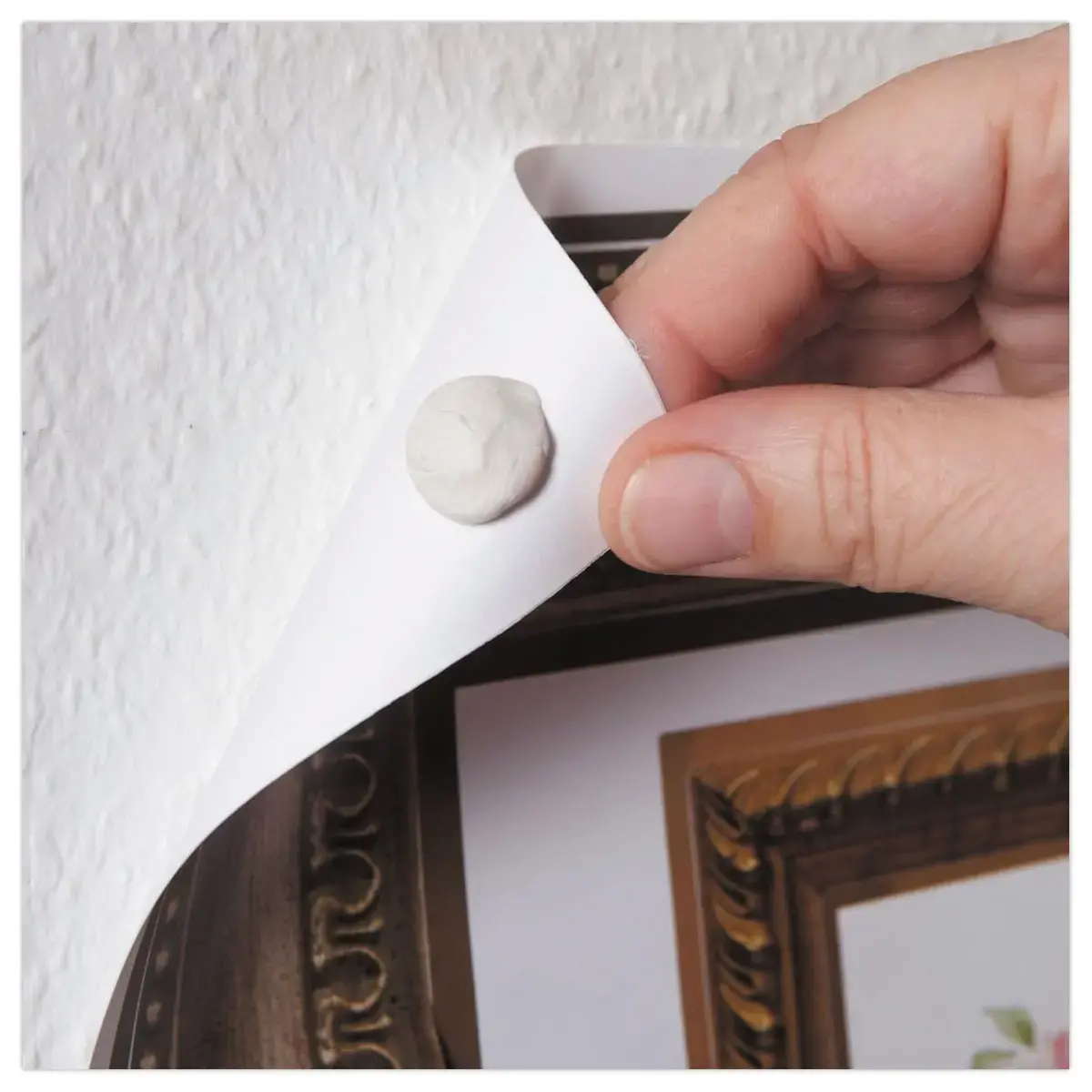 Pastilles de pate adhesives blanches Fixetout Scotch photo du produit