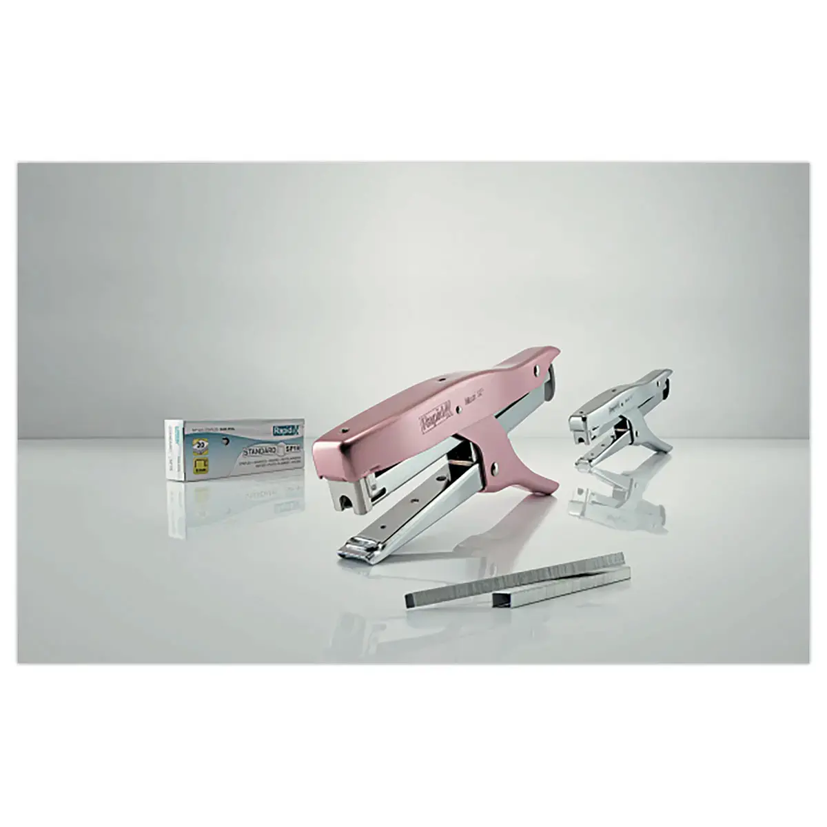 Pince agrafeuse Sp19 1/4 - rose mat - Rapid + une boite de 5000 agrafes offerte photo du produit