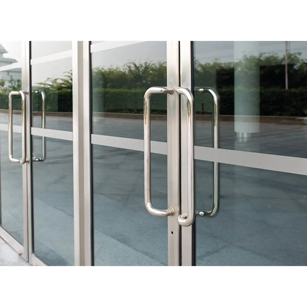 Bande de signalisation pour vitrage - 5 m x 5 cm photo du produit