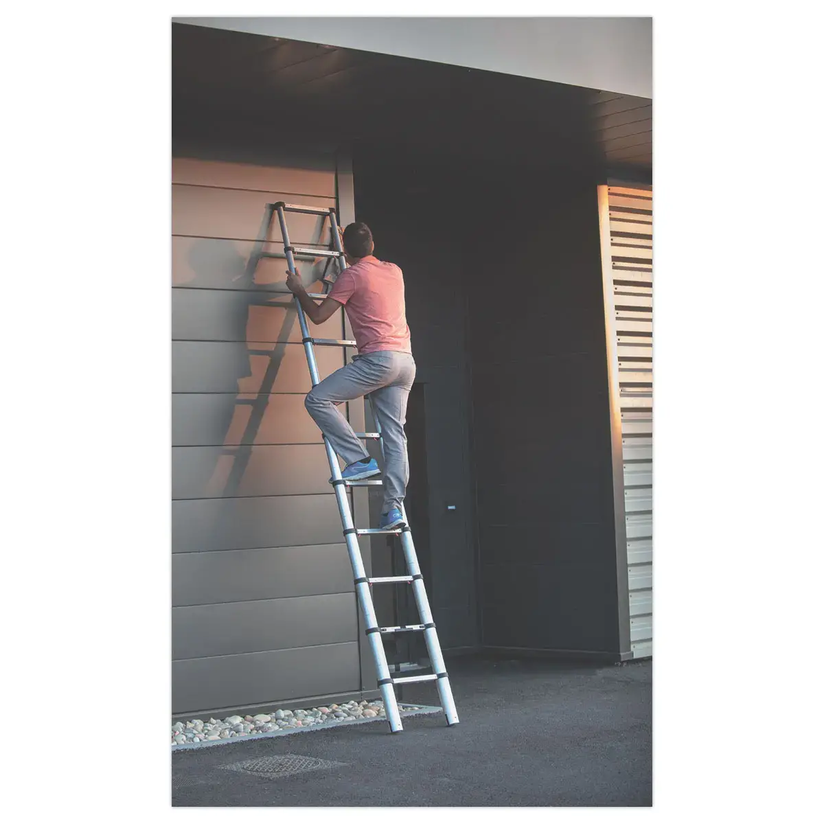 &Eacute;Chelle t&eacute;l&eacute;scopique 10 marches photo du produit