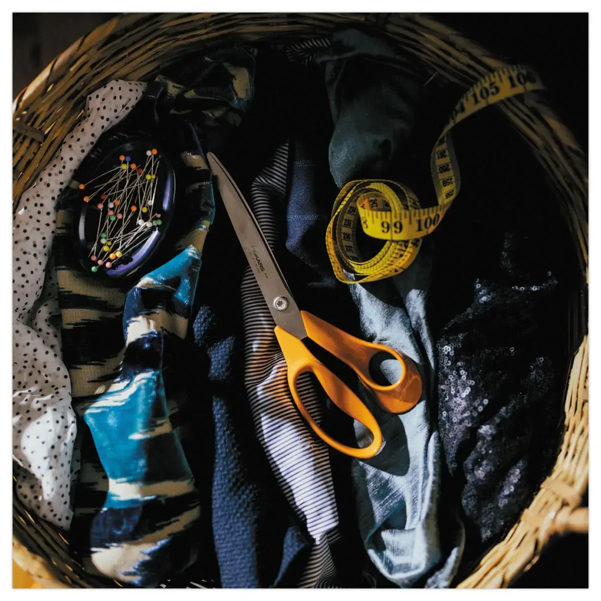 Paire de ciseaux FISKARS Classic professionnels- 25 cm, droitiers photo du produit