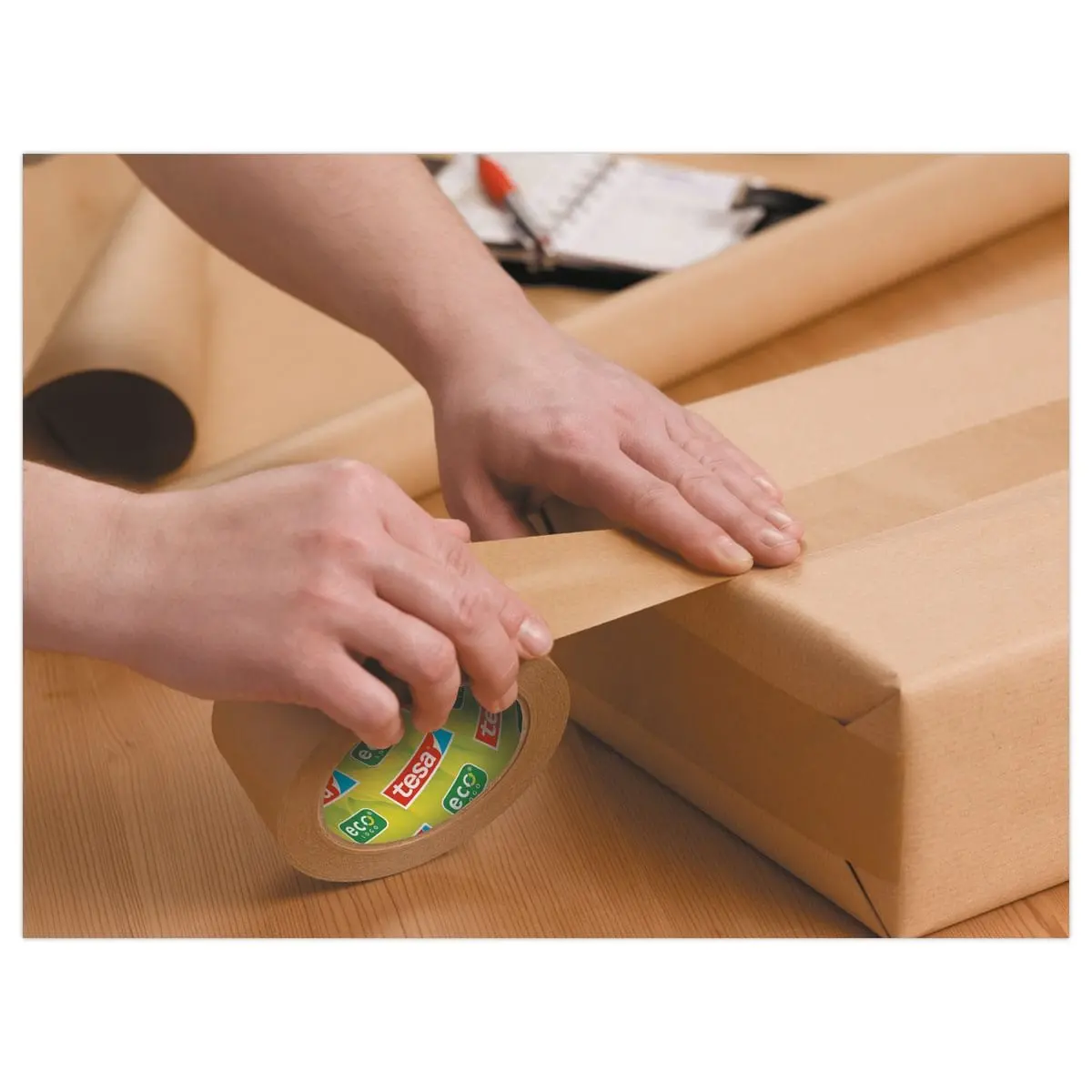 Ruban adhésif Kraft tesa® rouleau de 50 mm x 50 m marron photo du produit