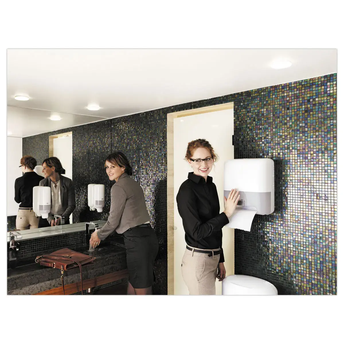 Distributeur Intuition pour essuie-mains Tork Matic - TORK photo du produit