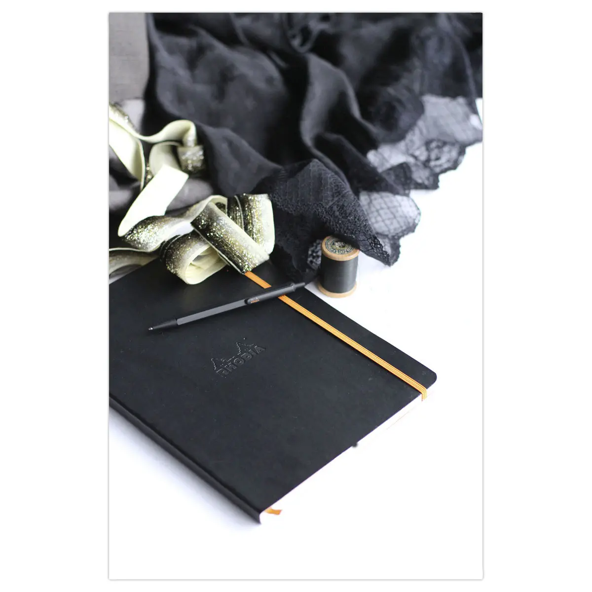 Carnet broché Rhodiarama A5 160 pages - couverture souple - noir - Rhodia photo du produit