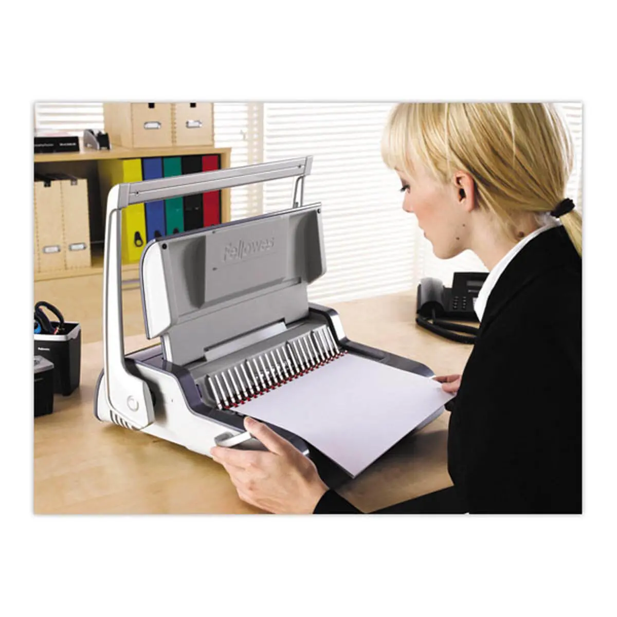 Perforelieur manuel Quasar+ FELLOWES photo du produit