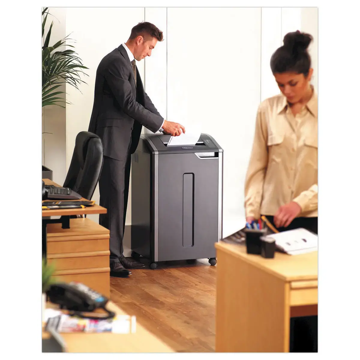 Destructeur collectif 425Ci - Coupe croisée - 32 feuilles - 114L - FELLOWES photo du produit