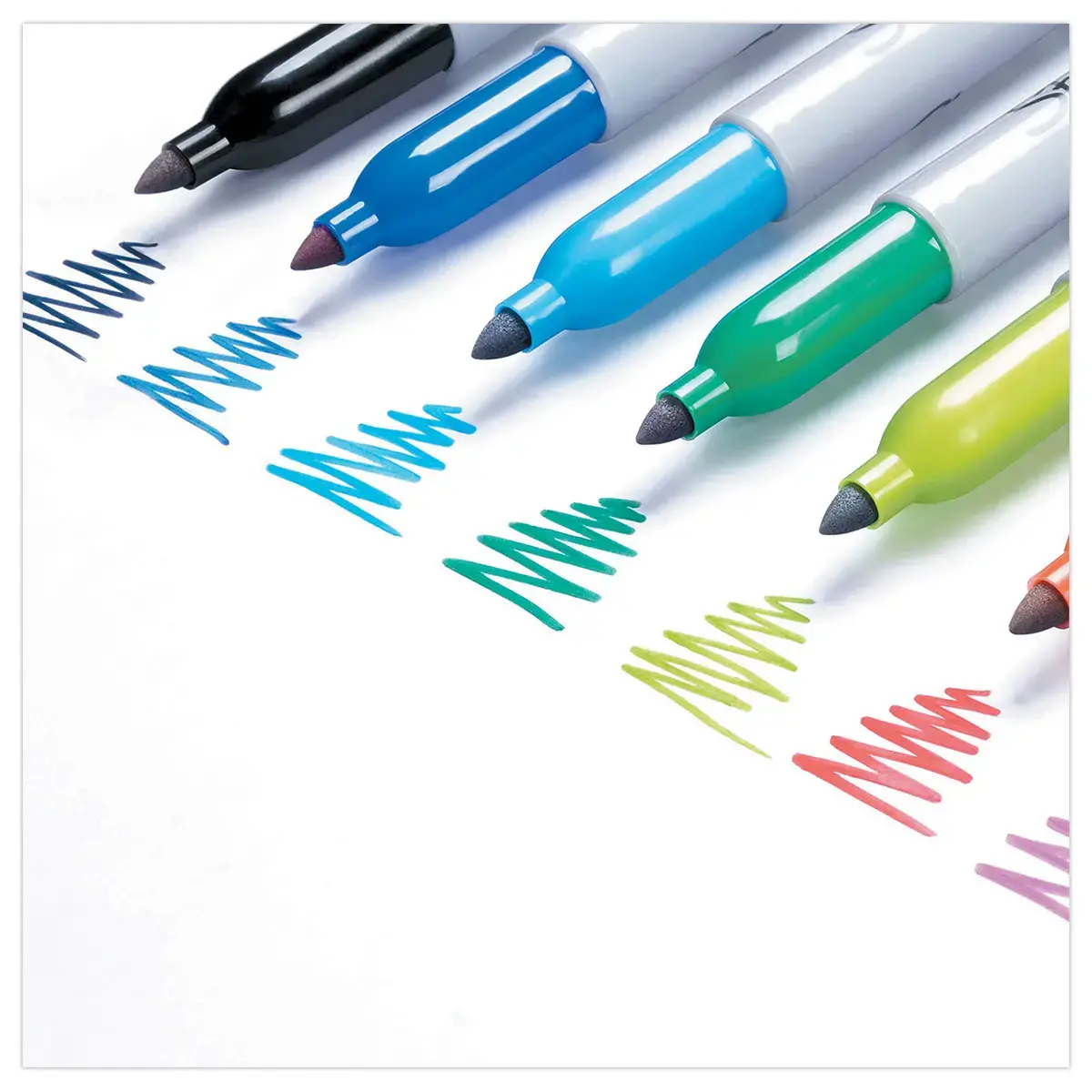 4 Marqueurs permanents Sharpie - pointe conique fine 0.9mm photo du produit