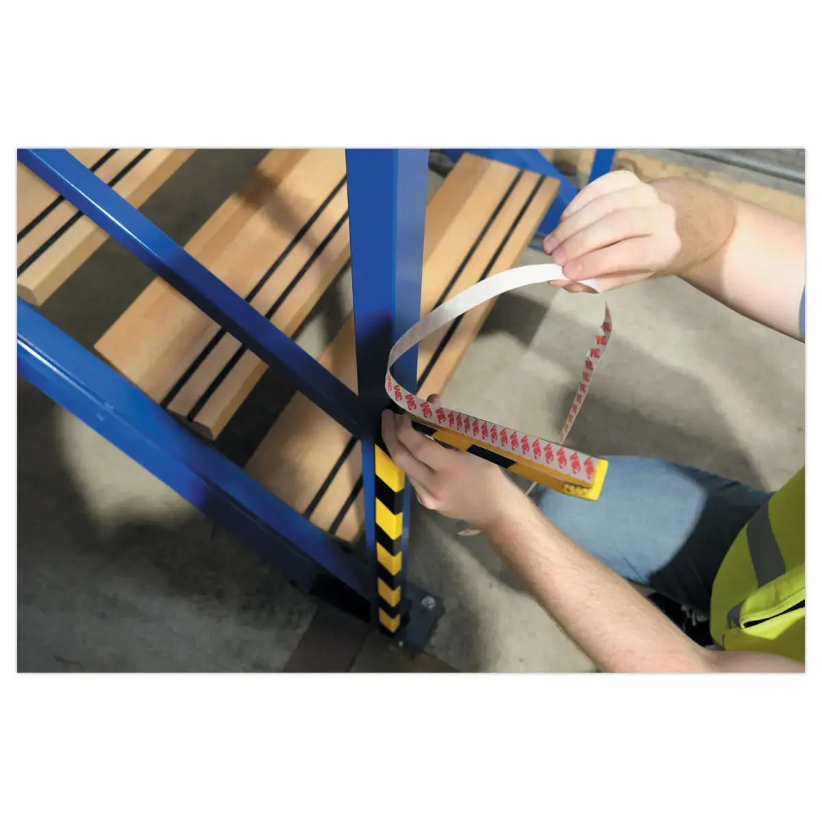 Profilé de protection d'angles en mousse polyuréthane C19 photo du produit