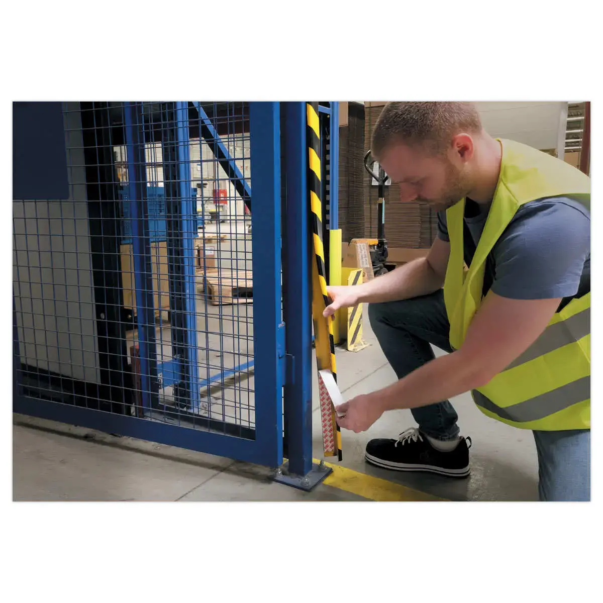 Profil&eacute; de protection d'angles en mousse polyur&eacute;thane C35 photo du produit