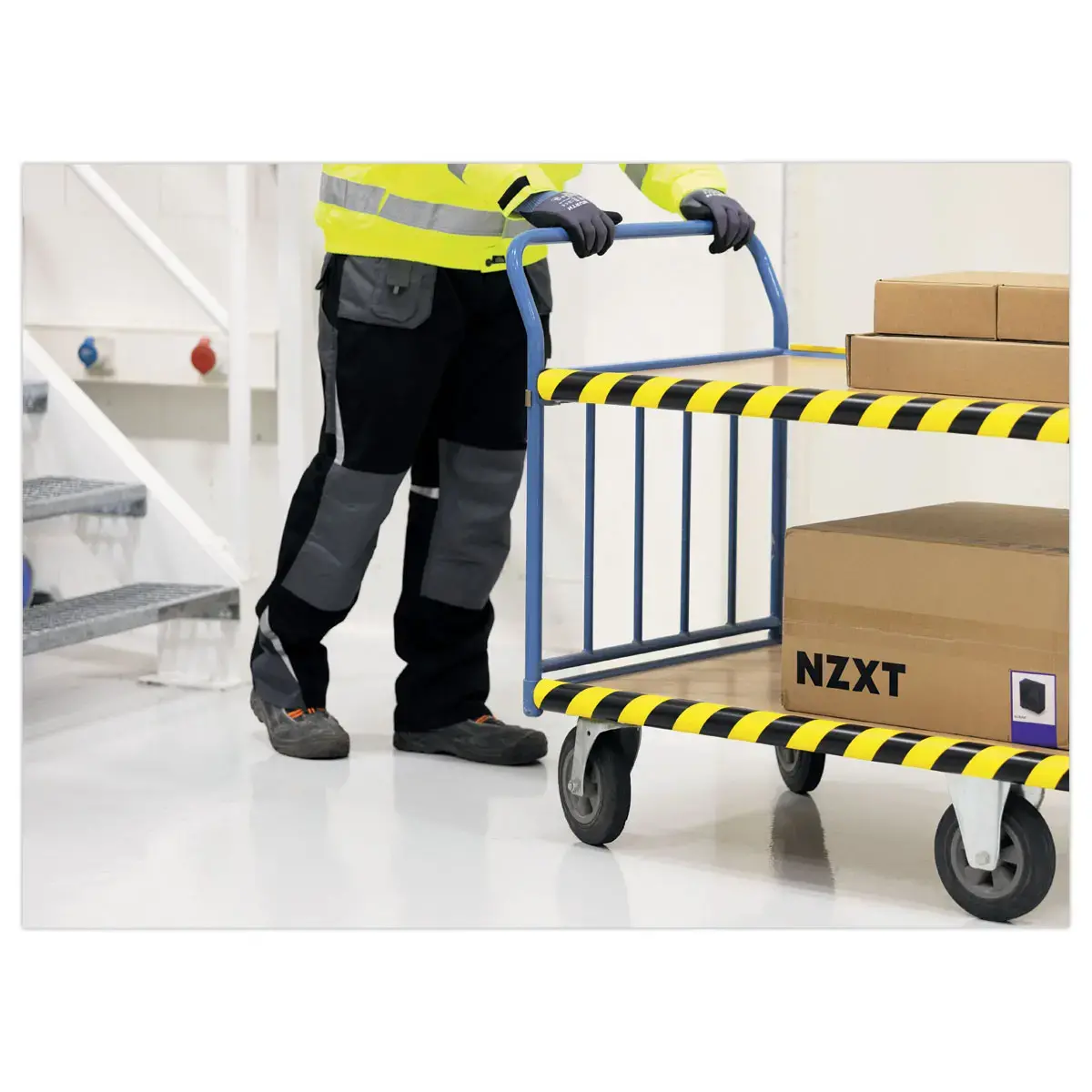 Profil&eacute; de protection pour tuyaux en mousse polyur&eacute;thane P30 photo du produit