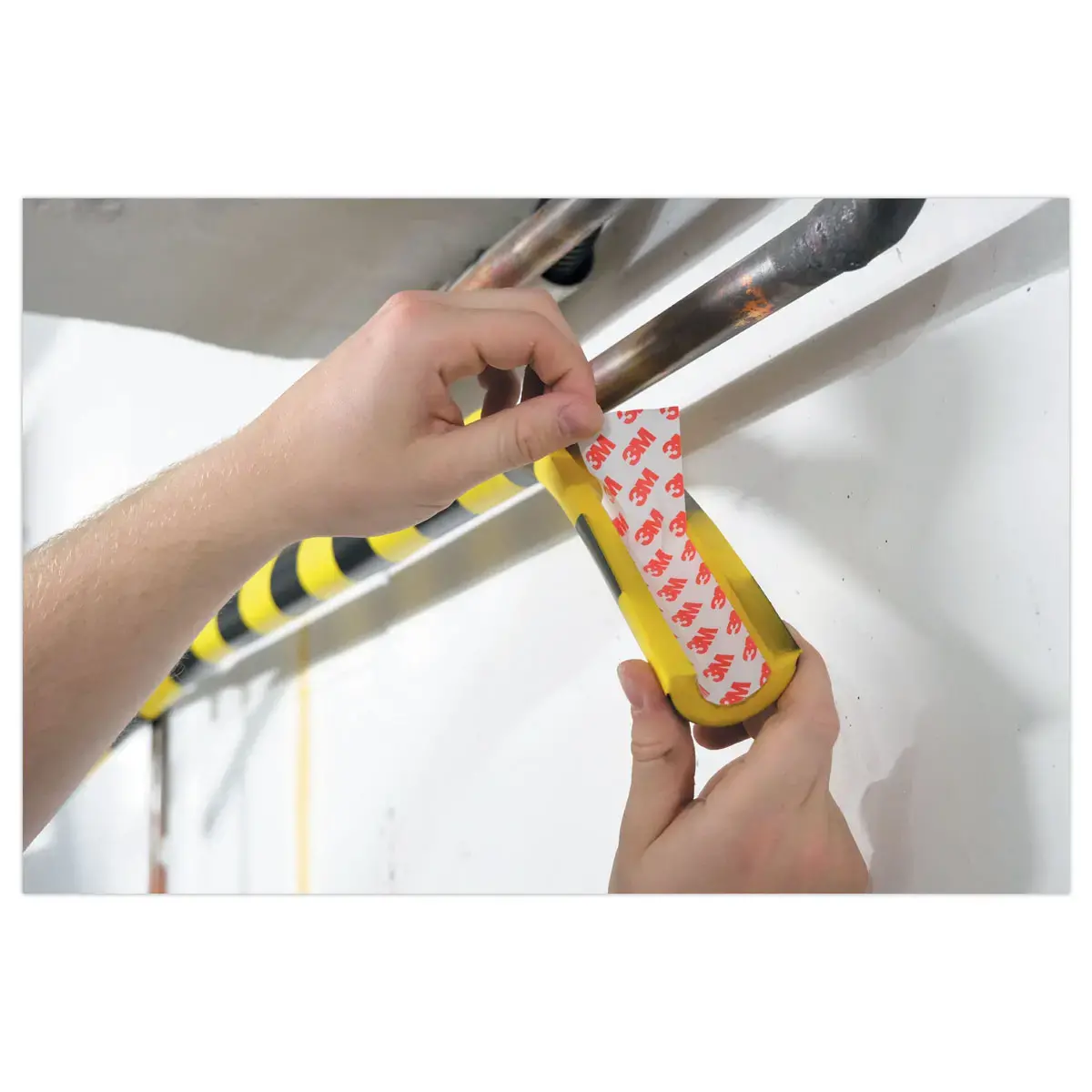 Profil&eacute; de protection pour tuyaux en mousse polyur&eacute;thane P30 photo du produit