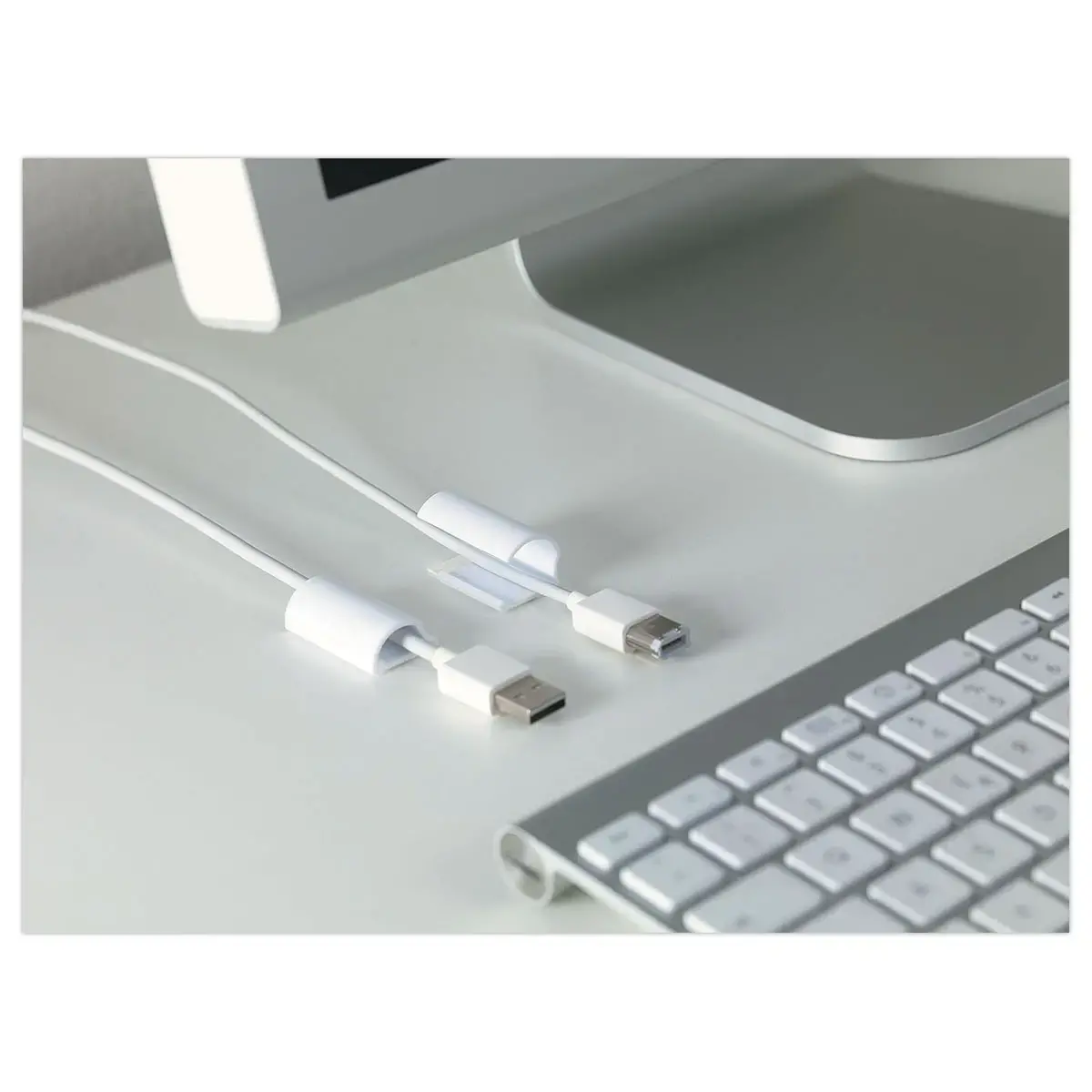 5 Fixations pour c&acirc;bles + 6 mini powerstrips photo du produit