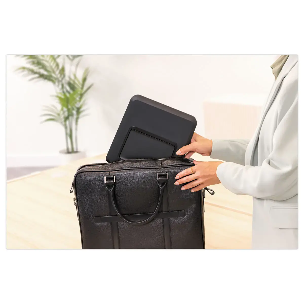 Support PC Portable Breyta - Noir - Fellowes photo du produit