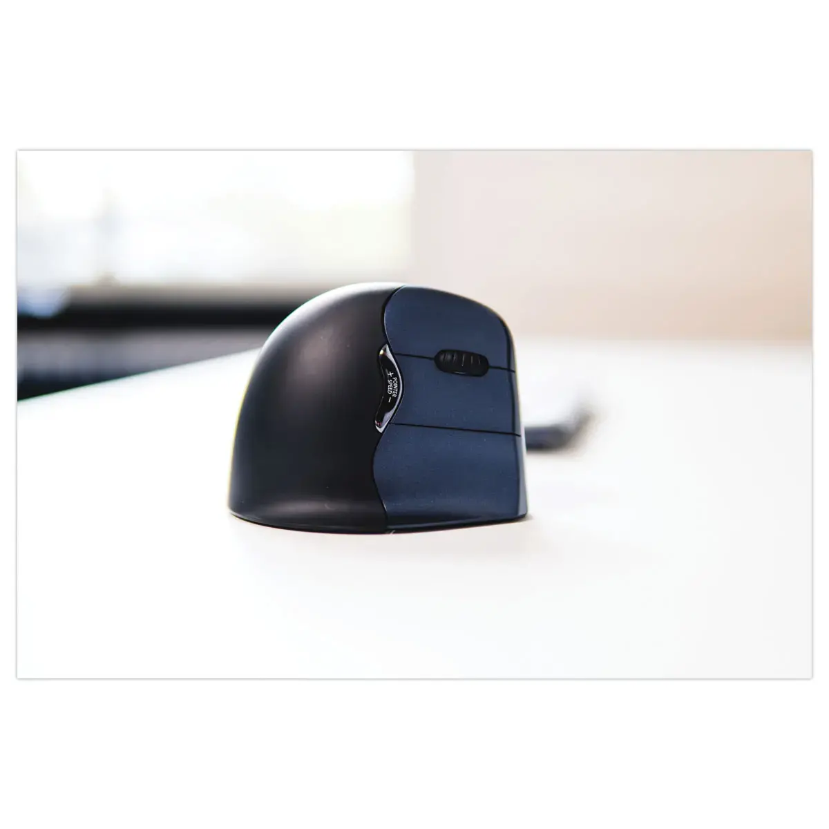 Souris ergonomique verticale sans fil Evoluent 4 droitier photo du produit