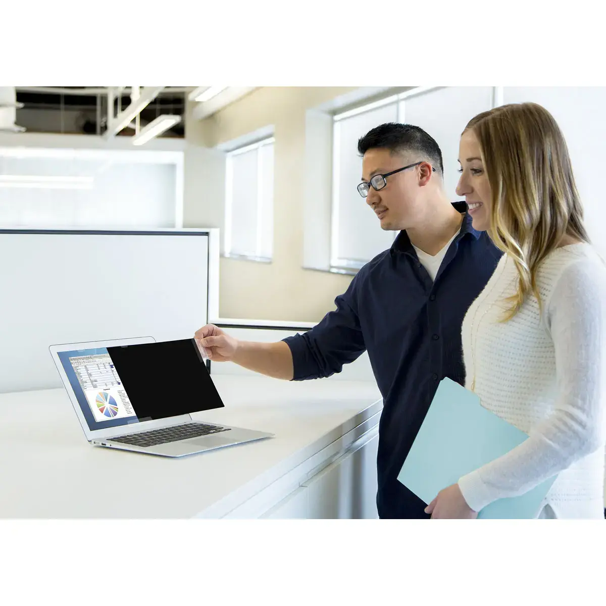 Filtre de confidentialit&eacute; PrivaScreen - 16" - Fellowes photo du produit