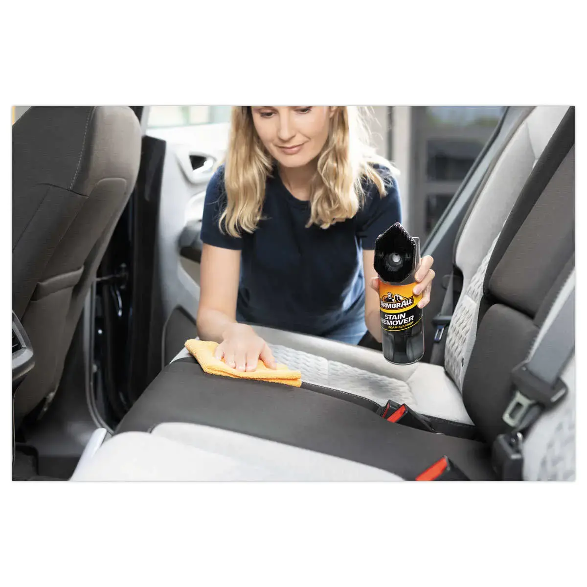 Mousse entretien automobile - Avec brosse - Nettoyant voiture - ARMOR ALL photo du produit