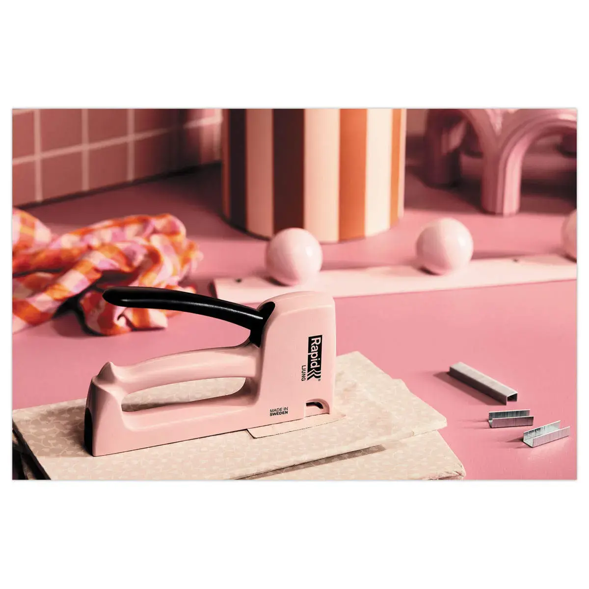 Agrafeuse manuelle R13 Ljung - Rose - RAPID photo du produit