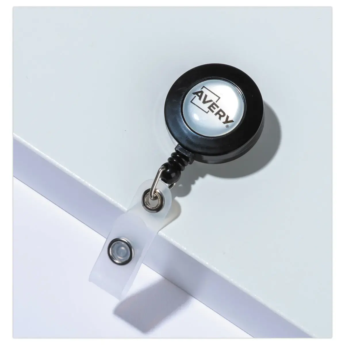 10 Enrouleurs r&eacute;tractables avec pince au dos - Fil 80 cm - Noir photo du produit