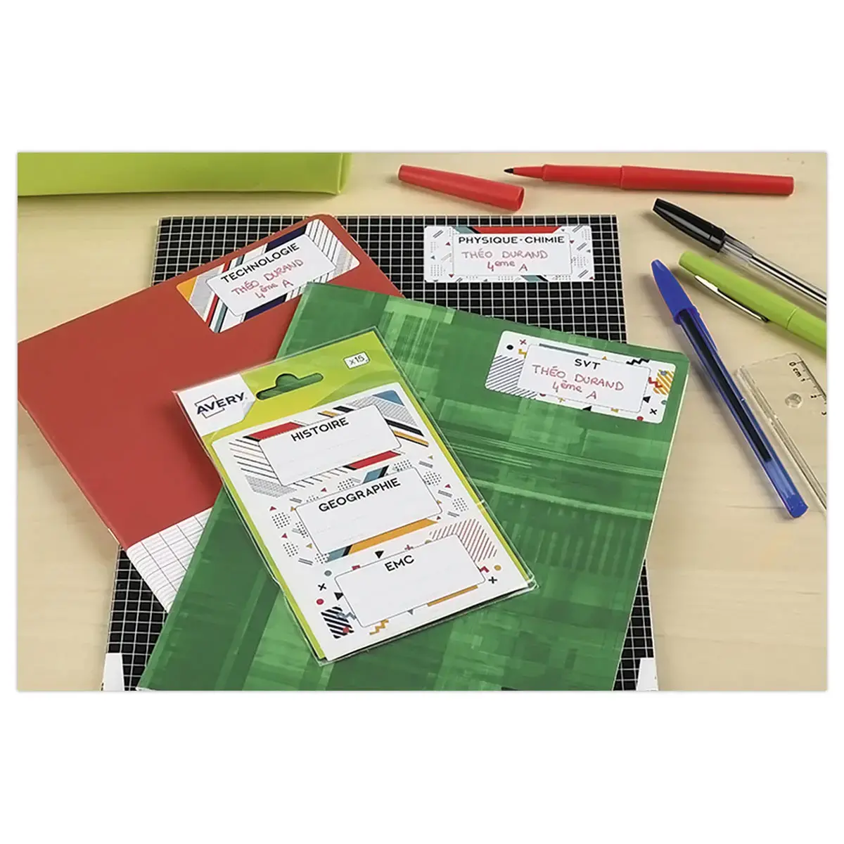 30 Paquets de 15 &eacute;tiquettes scolaires motifs g&eacute;om&eacute;triques 76 x 34 mm photo du produit
