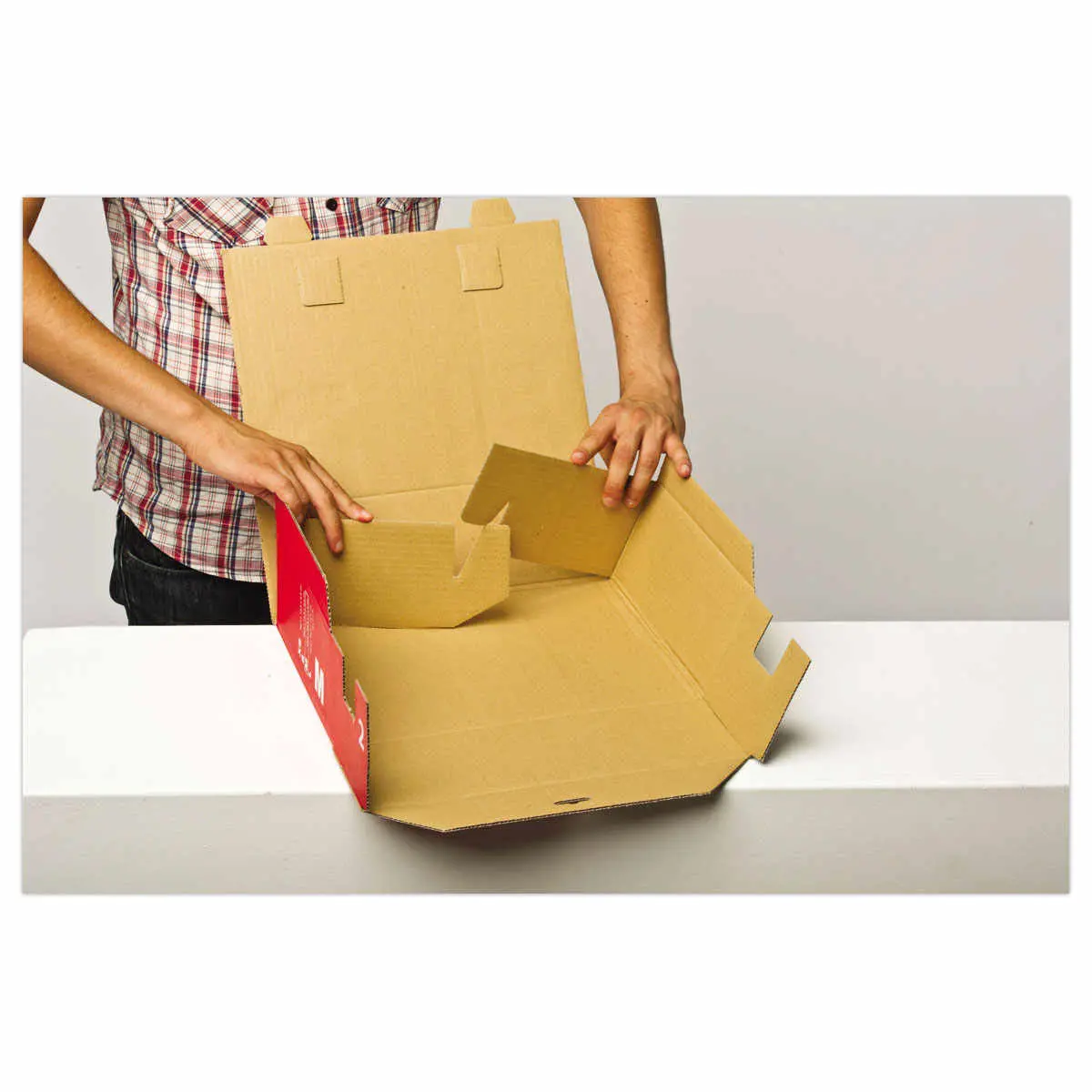 Boîte pour envoi postal GPV taille L 39,5 x 25 x 14 cm photo du produit