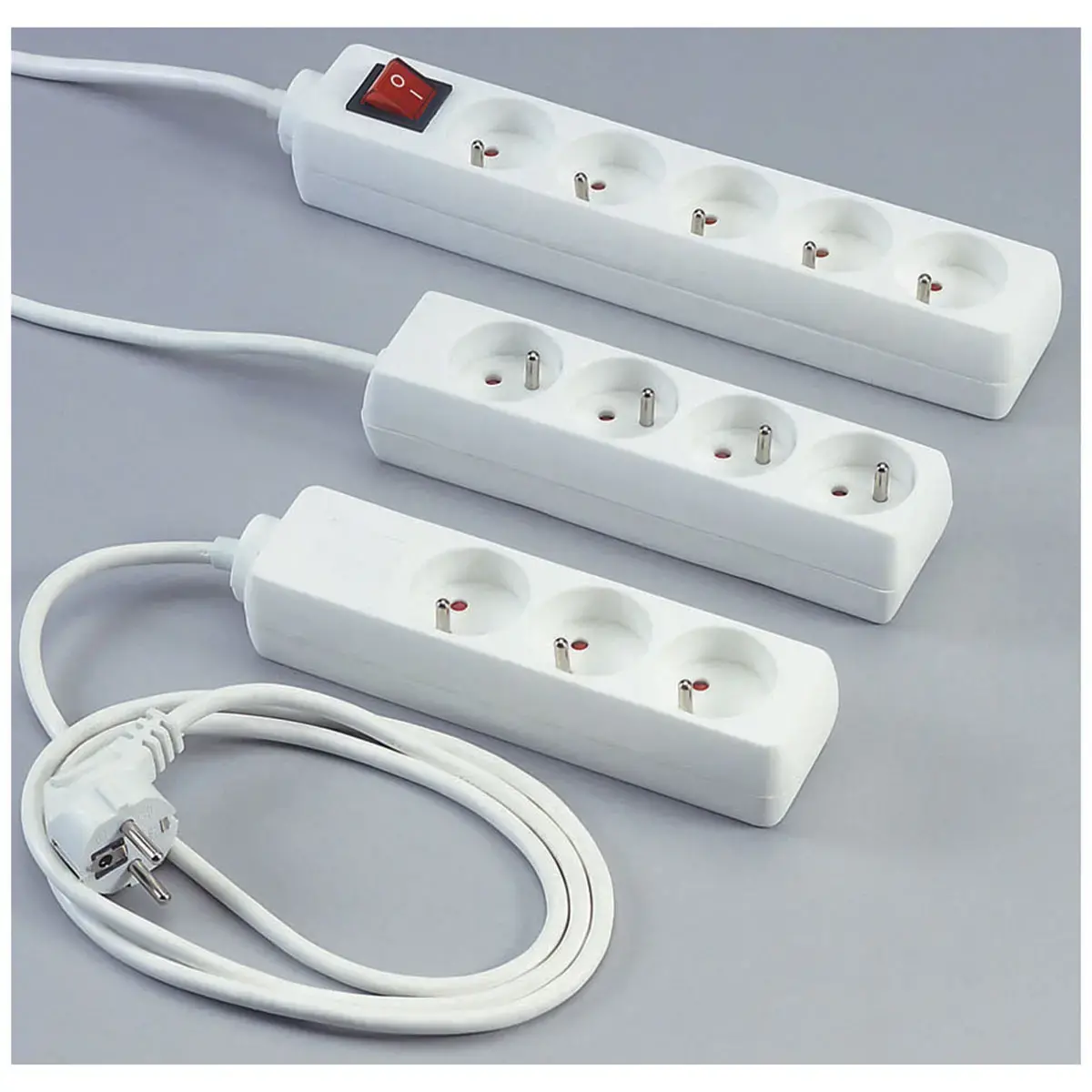 Multiprises 5 prises - Avec interrupteur - Câble 1,5 m photo du produit