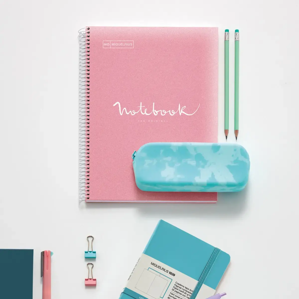 Cahier spirales souple - A4 - 5x5 - 120 feuilles - Rose photo du produit