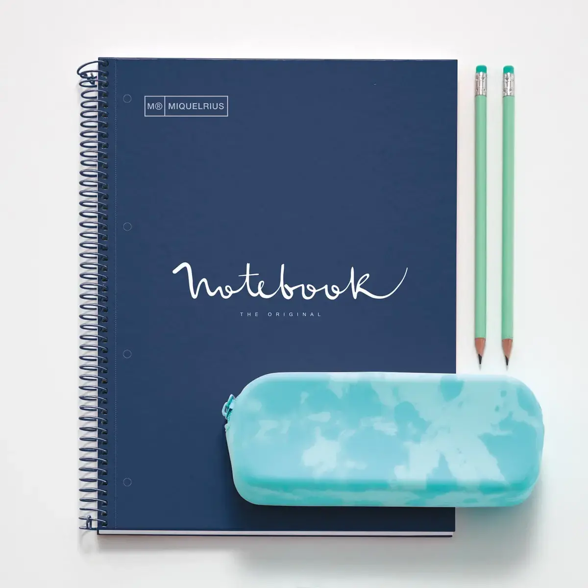 Cahier spirales rigide - A4 - Lign&eacute; 7mm - 120 feuilles - Bleu photo du produit