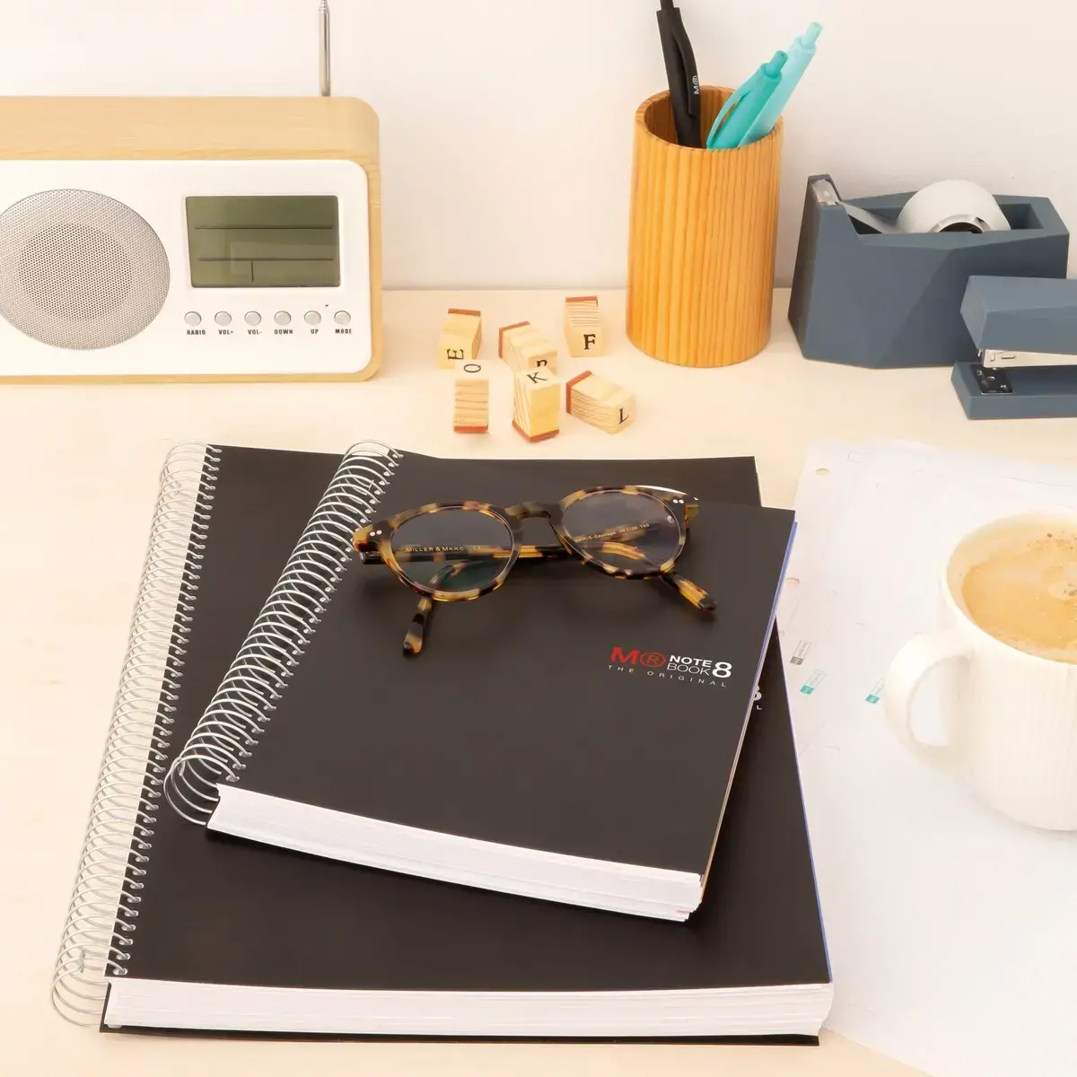 Notebook The Original Souple A5 Lign&eacute; 7mm 200feuil. 8coul. Noir photo du produit