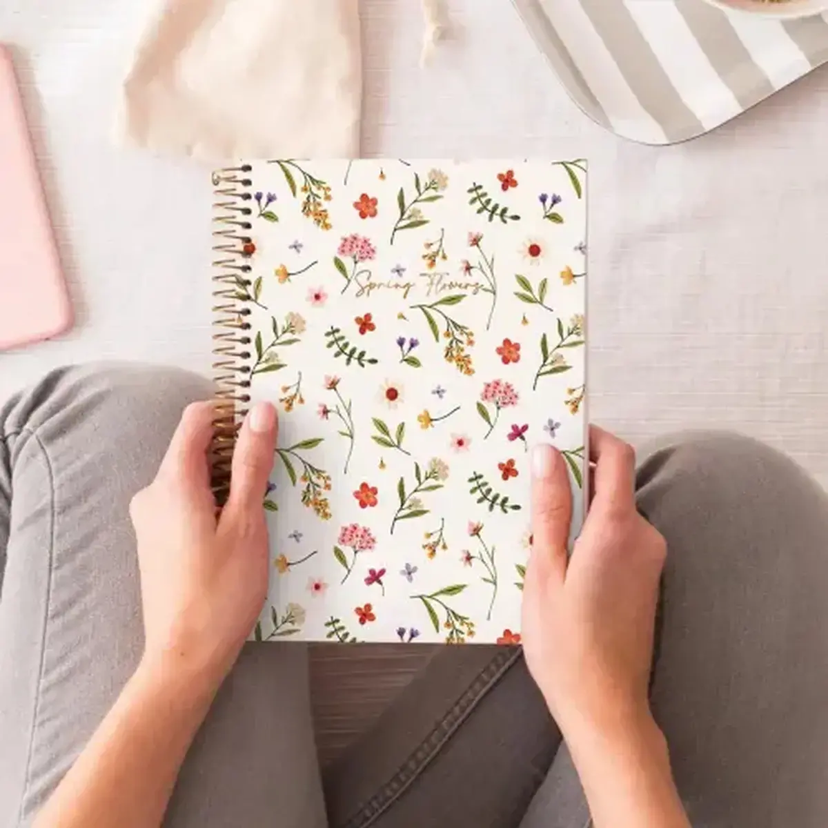Notebook Lifestyle Rigide A5 Ligné 7mm 120feuil. 4coul. Crème photo du produit