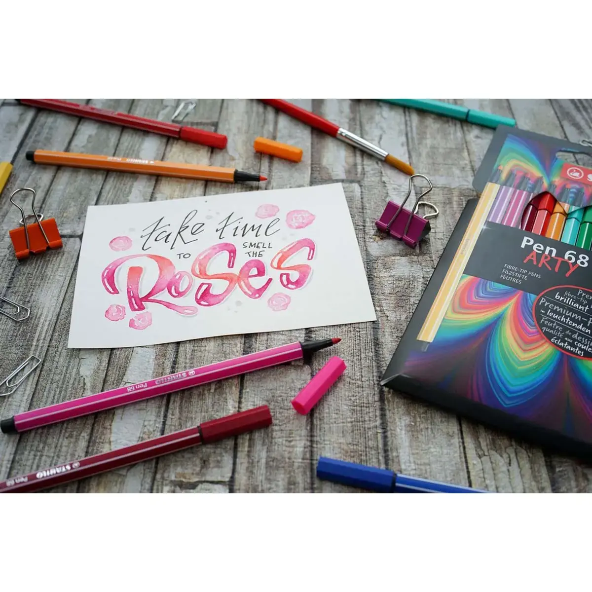 Etui carton x 18 feutres dessin pointe moyenne pen 68 arty - Stabilo photo du produit