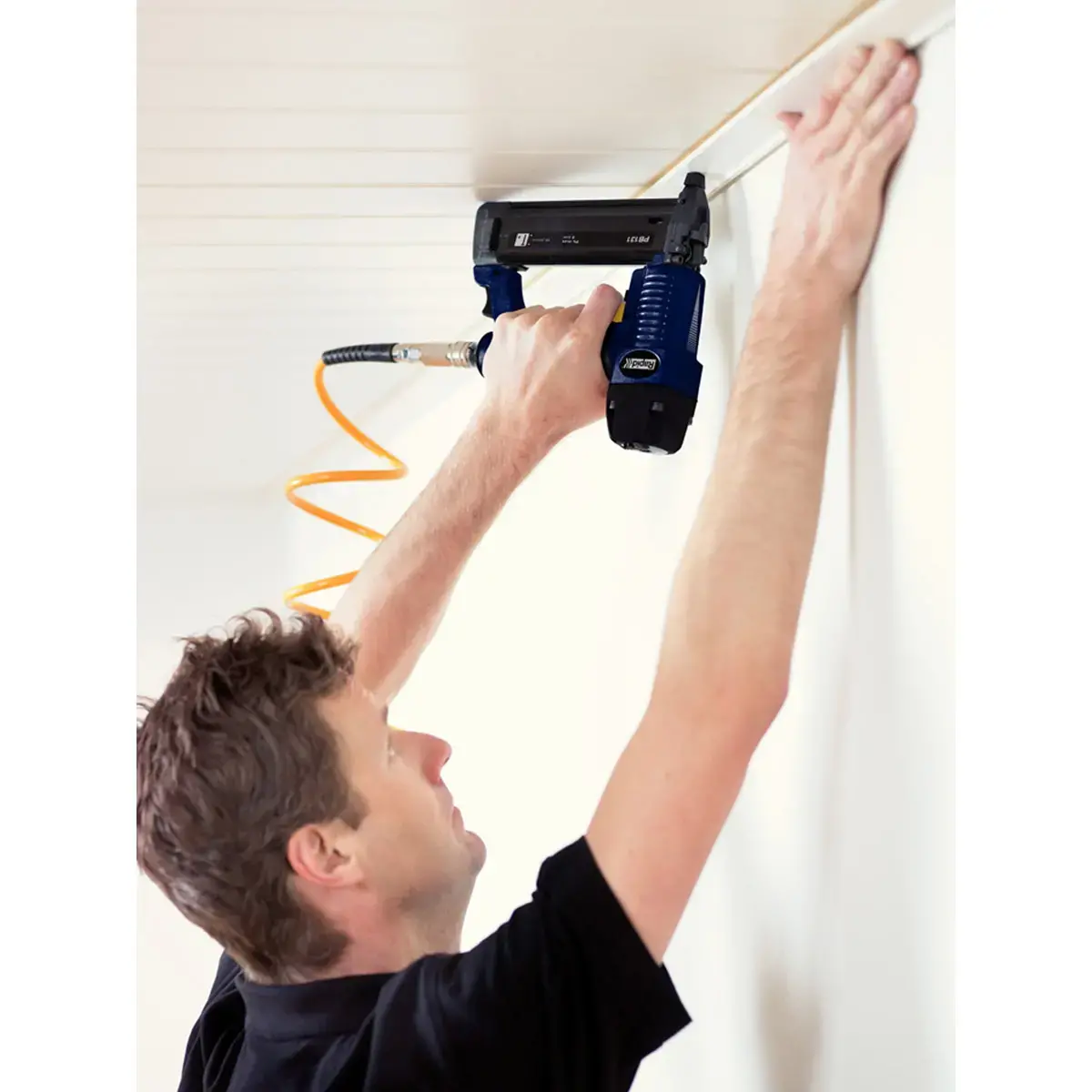 Cloueuse &agrave; air comprim&eacute; PRO PB131, bleu - Rapid Tools photo du produit