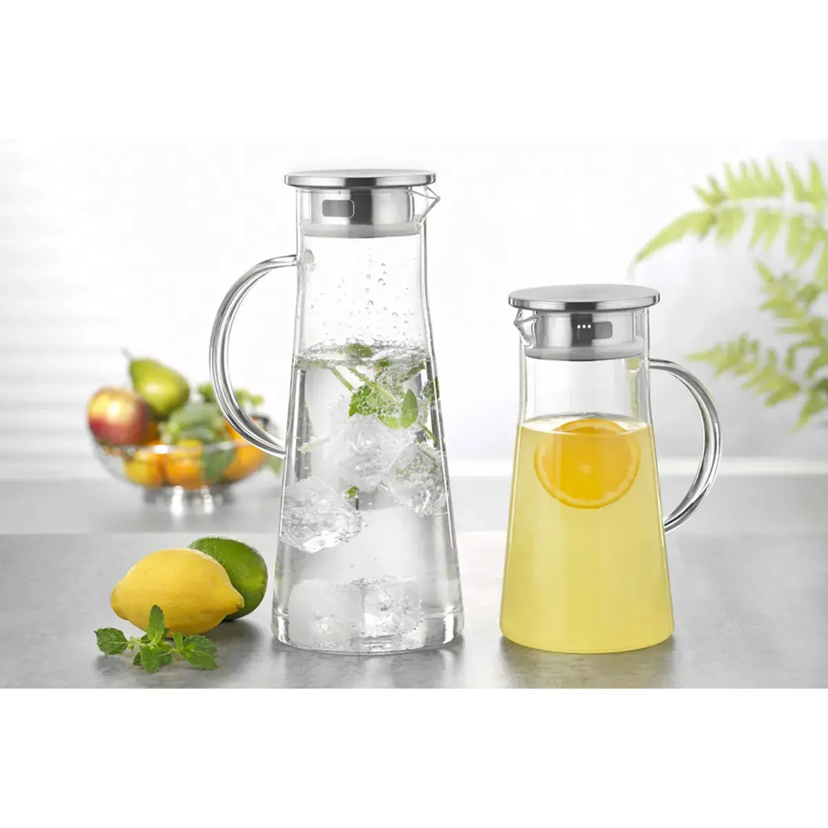 Carafe en verre FARO, avec poignée, 1,7 litre - Esmeyer photo du produit